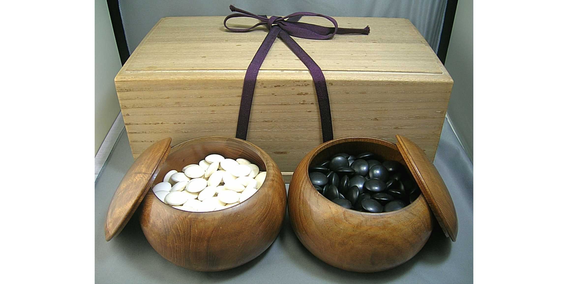 碁石 碁笥 古い国産蛤 那智黒碁石 碁笥 桐箱付 | 玩具 | 買取